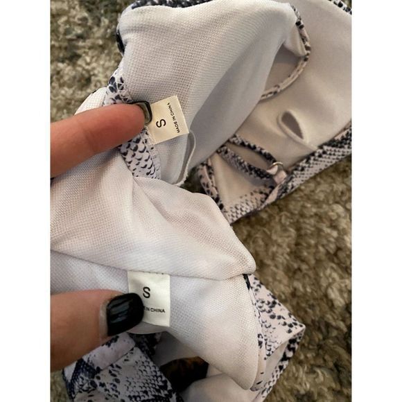 $ Bikini Bathing Suit Size Small Top and Bottom - Picture 3 of 3